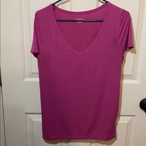 Fuchsia fitted V-Neck Tee